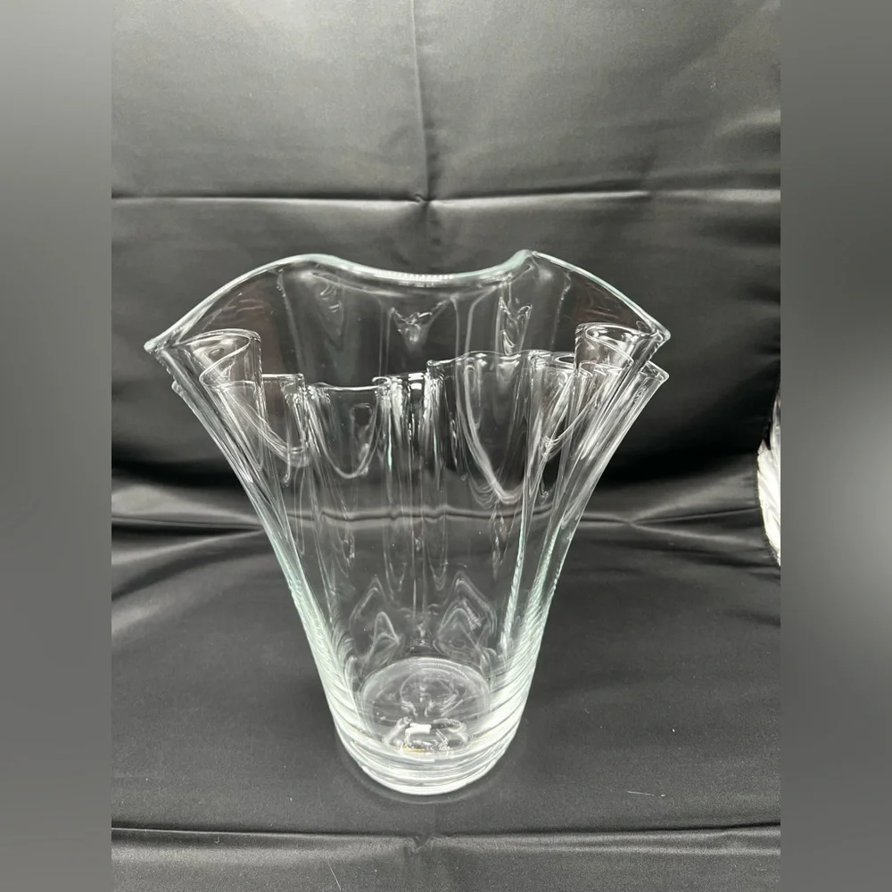 Clear Vintage Glass Flower Handkerchief ruffled vase
